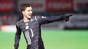 Hazard a făcut show la vamă!** Cel mai curtat tânăr fotbalist din Europa l-a forțat pe colegul Chadli să stârnească un scandal monstru în aeroport