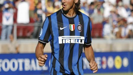 Ibrahimovic așteaptă un telefon de la Barcelona