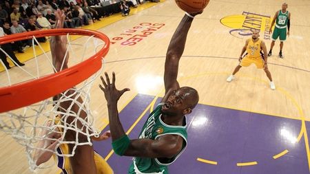 Garnett la cota 25,000!** Celtics a spulberat-o pe Lakers într-un meci special pentru "legenda" KG5!