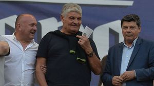 Transferul care definitivează lotul cu care Andone atacă titlul. "Fălcosului" mai aduce un jucător liber de contract