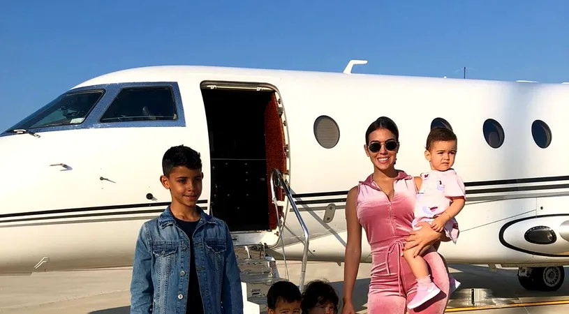 Cristiano Ronaldo vrea să îl facă fotbalist, dar Georgina are alte planuri pentru fiul lor! Ce a făcut bruneta înainte de Bologna - Juventus | VIDEO