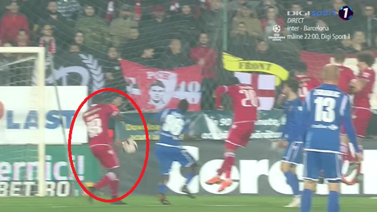 FOTO | "Arbitrul nu a vrut să vadă!". Crăciunescu, vehement după cea mai controversată fază a meciului FC Voluntari - Dinamo. Mesajul lui Mihai Stoica: "O fi bine așa?"