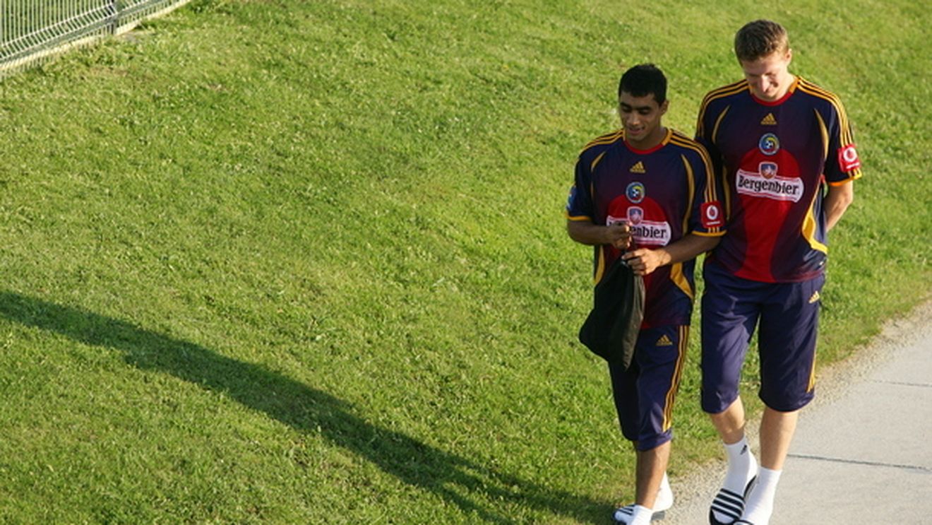 Un fost stelist își anunță viitoarea mutare și retragerea de la națională:** "O mai duc un an!" Veste excelentă pentru Reghe: "Steaua trece SIGUR de Ajax"