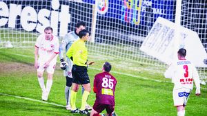 "Fluierașii" trec lângă bară!** Sistemul cu 5 arbitri, salvarea centralilor