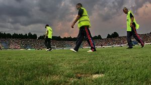 Steliștii, prădați a doua oară în 3 zile!** Cum i-a "provocat" Becali pe suspecți să facă asta