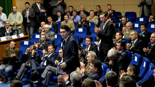 UPDATE Ședința Comitetului Executiv s-a blocat la votarea noii organigrame: „Nu ne-a fost comunicată conform regulamentului și nu vrem să ajungem iar pe la DNA”. Iorgulescu îl vrea pe Mircea Sandu în CEx