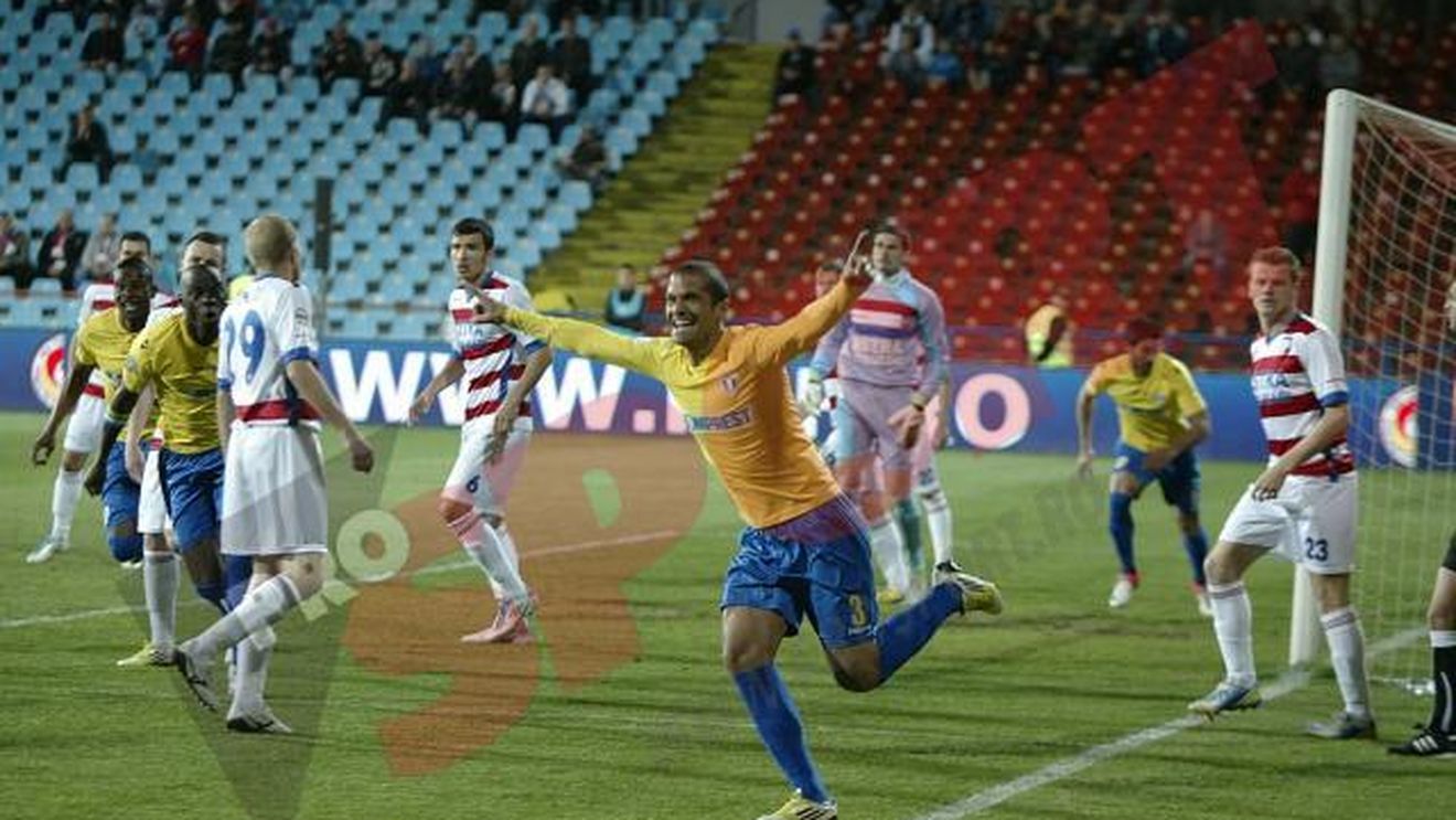 Meci mare al "lupilor".** Petrolul, aproape calificată în finala Cupei: Oțelul - Petrolul 0-3