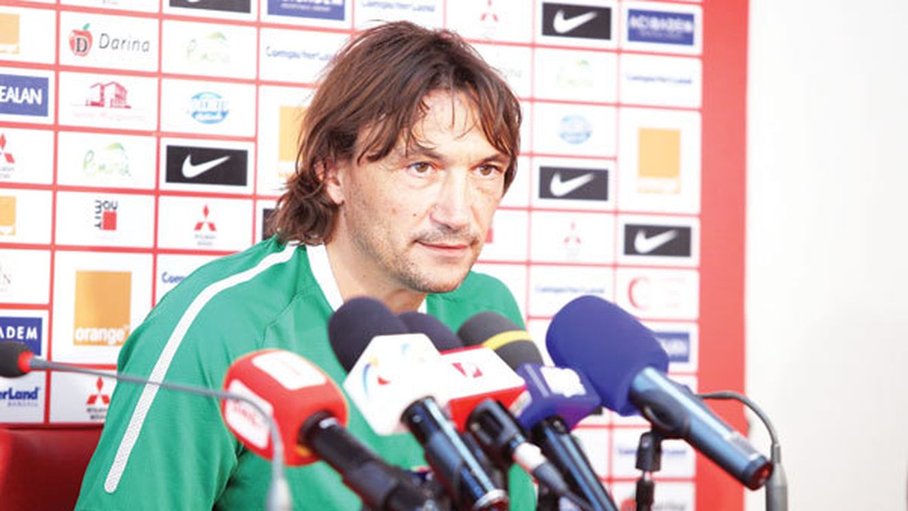 Implicat fără voia lui în scandal!** Pus la zid de Sandu și Dragomir, Bonetti are o scuză: "Dario, mai bine eviți o perioadă să faci asta" De ce tace italianul