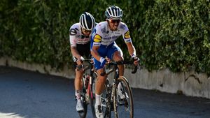 Turul Franței 2020. Victorie în lacrimi! Julian Alaphilippe a câștigat etapa a 2-a și a preluat tricoul galben