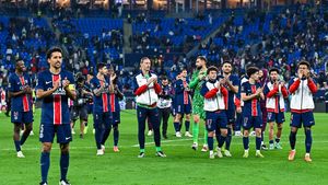 PSG e gata să facă transferul atacantului de 100.000.000 de euro din Serie A. L-a oferit şi pe fostul fotbalist al lui Real Madrid în afacere