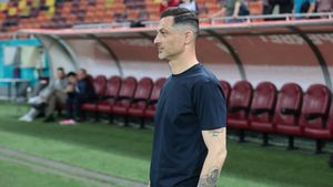 Mirel Rădoi s-a afișat cu unul dintre cele mai scumpe ceasuri din lume, la Dinamo - Universitatea Craiova! „Bijuteria” costă cât două apartamente de 3 camere din București