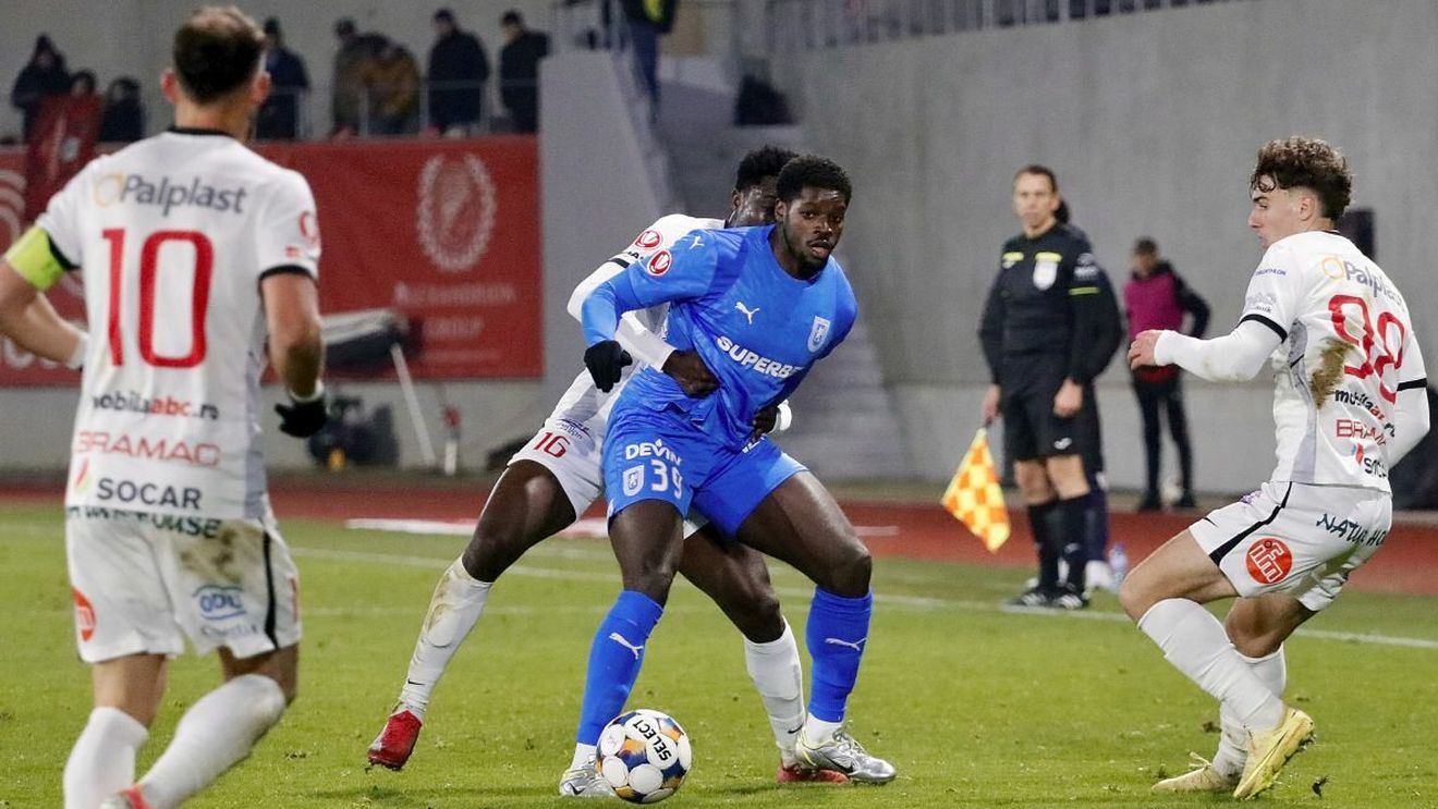 Gestul lui Steven Nsimba care l-a scos din calculele lui Filipe Coelho şi care l-a pus pe lista de transferuri la Universitatea Craiova. EXCLUSIV