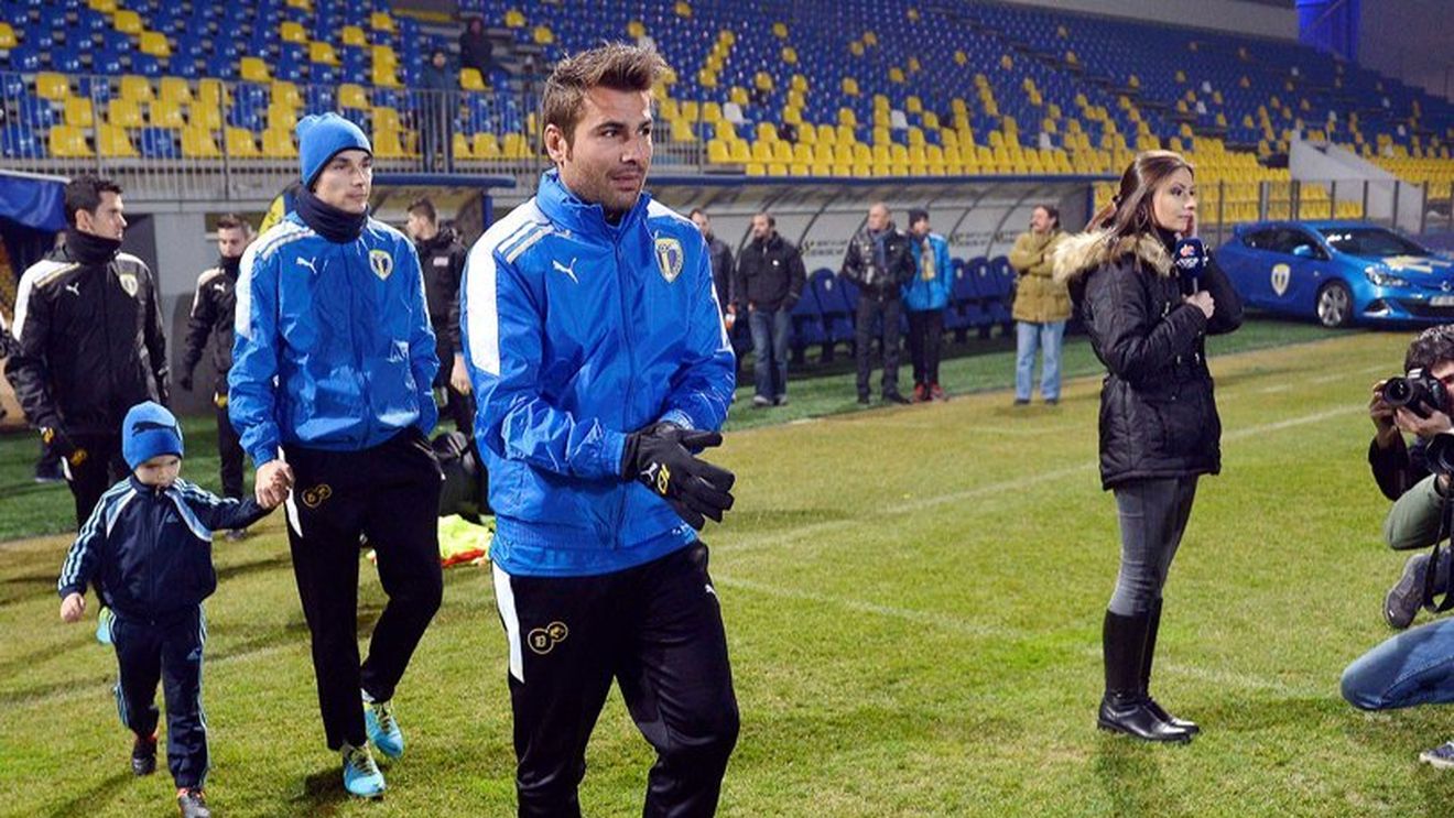 "Abia aștept să joc în fața suporterilor. Le voi răspunde contestatarilor prin muncă." Mesajul lui Mutu către fani 