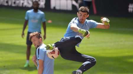 Niță, lăudat de fanii Stelei: "Driblezi mai bine decât Tade!" Răspunsul genial al atacantului francez