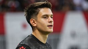 Și Dan Șucu poate fi refuzat! Marele transfer la care visa Rapid pică: Rareș Ilie a ales să semneze cu alt club!