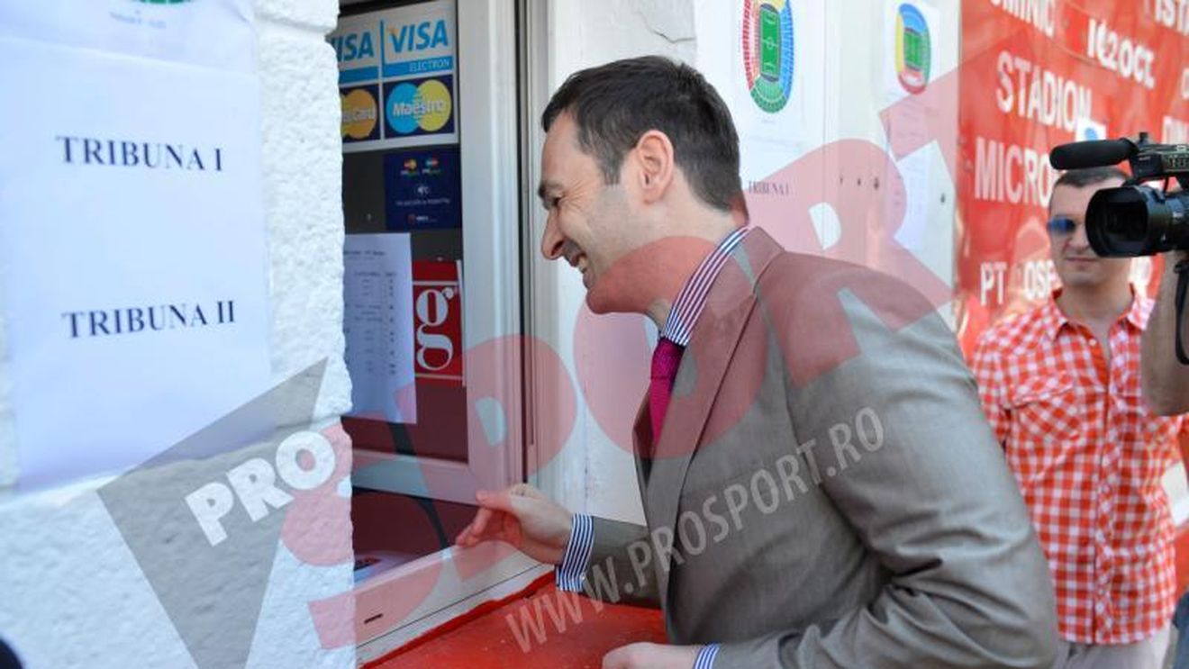 FOTO** Negoiță și-a luat bilet la derby!** "Steaua este de bătut! Trebuie să arătăm că suntem o forță, să reînviem acest spirit al lui Dinamo"