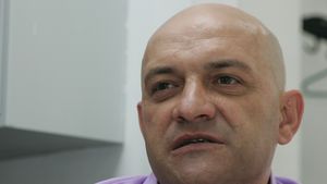 "Lăcătuș nu trebuie să-l mai lase pe Becali să-i facă echipa"