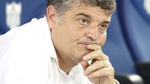 Andone își amenință jucătorii cu amenzi