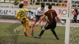 Imagini incredibile: lupte în nămol la Mediaș!** Trebuia amânat returul?