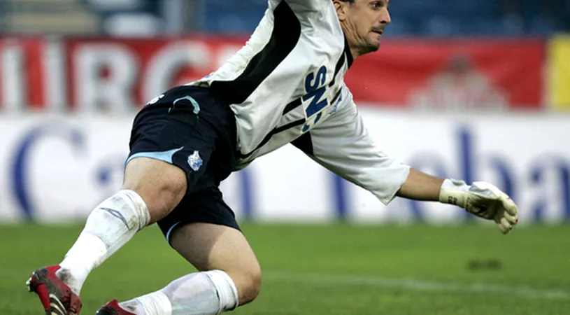 Curcă se întoarce** la Farul