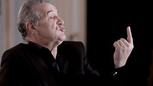 Gigi Becali se înclină în fața fanilor dinamoviști: "Dacă aveam eu suporterii lor, mamă... Îl luau pe Talpan și-l ascundeau"