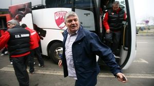 Andone îi răspunde dur lui Porumboiu: "Vorbește mult și prost!** Nu știe ce înseamnă să fii campion"