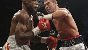 SUPER FOTO** Bute vrea UNIFICARE: "L-am dat pe spate pe Johnson! Mă bat cu oricine, oriunde! Sunt gata" Mister KO, suspect de fractură la braț: