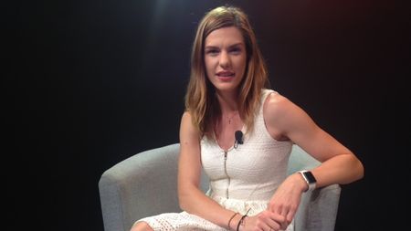 VIDEO | Antrenamente cu 180 kg în spate. Alina Rotaru, campioană mondială universitară, dezvăluie secretele unei săritoare în lungime. "În fuga mea, bara a căzut, mi-a prins mâna de bancă și mi-am fisurat două degete"