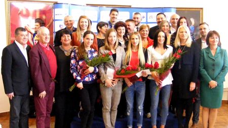 180.000 de euro pentru premianții atletismului. Președintele Sandu Ion, supărat pe unii membri ai Consiliului federal: "Iau în râs mândria națională. N-au făcut nimic, doar bagă bățul prin gard"