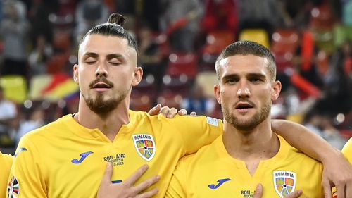 S-a aflat salariul lui Bîrligea, marcator în România – Bosnia, la Frosinone! Drăgușin are un contract imens la Fiorentina