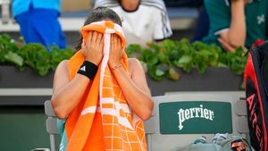 Reacție spontană a rusoaicei Daria Kasatkina când a realizat ce avea de gând Elina Svitolina, jucătoarea din Ucraina! S-a dus direct la arbitru și rivalei i-a arătat un deget | VIDEO & FOTO