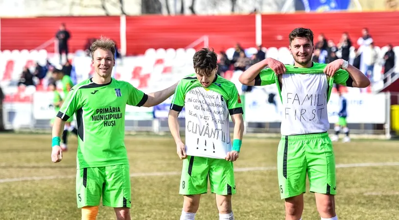 Situație dramatică la Hușana Huși! Echipa e aproape de play-off în Liga 3, dar fotbaliștii fac dezvăluiri incredibile: ”Am salarii restante și de anii trecuți. Stau cu părinții, mă ajută, dar nu o pot face la nesfârșit”