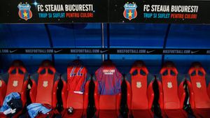 Steliștii se uită și regretă. Jucătorul pe care l-au trimis "acasă", aproape de a da lovitura carierei. Ce mare club din Europa îl vrea