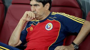 Batem pasul pe loc!** Lui Lucescu jr i s-a reproșat că nu a putut să învingă Albania și Belarus! Nici cu Pițurcă nu am reușit