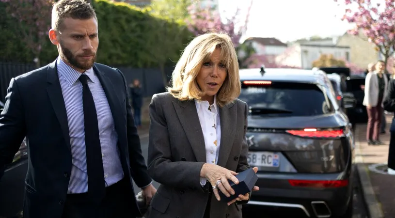 Nu mai e cale de întoarcere: Kylian Mbappe pleacă de la PSG! Soția președintelui francez Emmanuel Macron a confirmat transferul starului