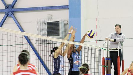 Metal Galați, cu titlul pe masă