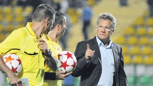 Se uită de sus la Panathinaikos și Olympiacos!** BÃ¶lÃ¶ni e pe primul loc în Grecia