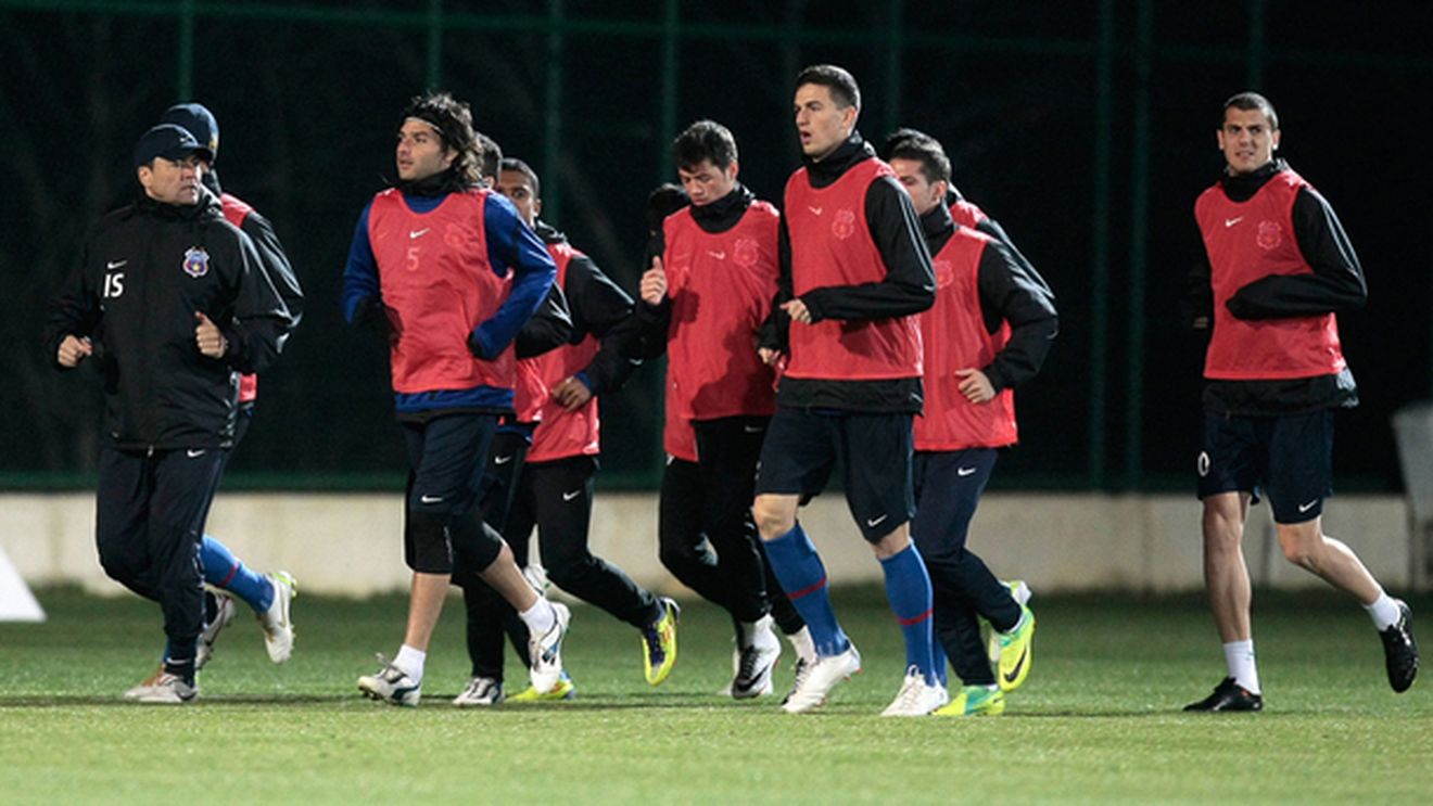 "Dacă sunt accidentați, nu e vina lui Ilie Stan!"** Cine este principalul vinovat pentru situația de la Steaua