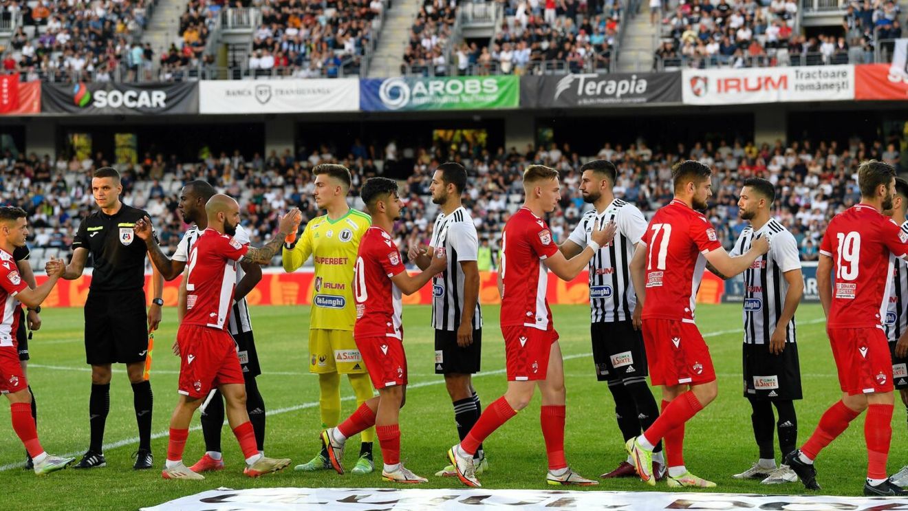 Dinamo a chemat preotul înainte de barajul cu U Cluj! Ce îi așteaptă pe jucători în cursul zilei de sâmbătă | EXCLUSIV