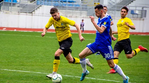 ”FC U” Craiova a început returul cu o remiză în derby-ul cu a doua clasată Şoimii Lipova. Oltenii au fost conduşi de două ori la Târgu Jiu. Reacţia lui Eugen Trică