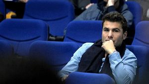Adi Mutu are salariul de la Rapid „amanetat” de fosta soție, Alexandra Dinu! Vedeta TV i-a pus poprire pentru a recupera o sumă uriașă: antrenorul nu a plătit pensia alimentară a fiului Mario