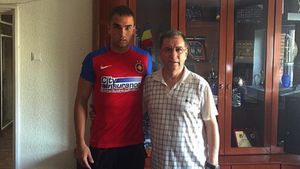 Iordănescu Jr: "Steaua este mândră să semneze cu mine". După doar trei săptămâni a fost dat afară. Ce i-a nemulțumit pe oficialii steliști