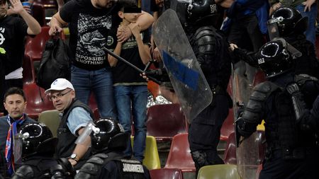 Răspunsul Jandarmeriei la articolul ProSport despre incidentele de la Steaua - Rapid: "Nu au fost oameni răniți din cauza noastră! Persoanele care se simt lezate pot să își exprime nemulțumirile prin petiții sau în instanță"

