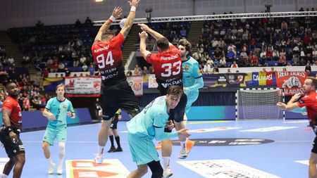 Dinamoviștii au oferit momentele serii în Liga Campionilor! Ce au adus „câinii” pentru catalani și gestul superb al fanilor după lecția de handbal a Barcelonei