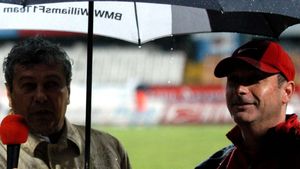 Proiectul lui Dinamo cu Cristi Borcea şi Ion Țiriac între acționari va fi condus de Mitică Dragomir, iar primii doi antrenori pe listă sunt Mircea Lucescu şi Mircea Rednic!