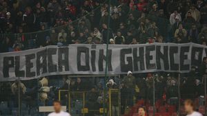 "Închid Peluza Sud! Acolo stau derbedeii și huliganii!"