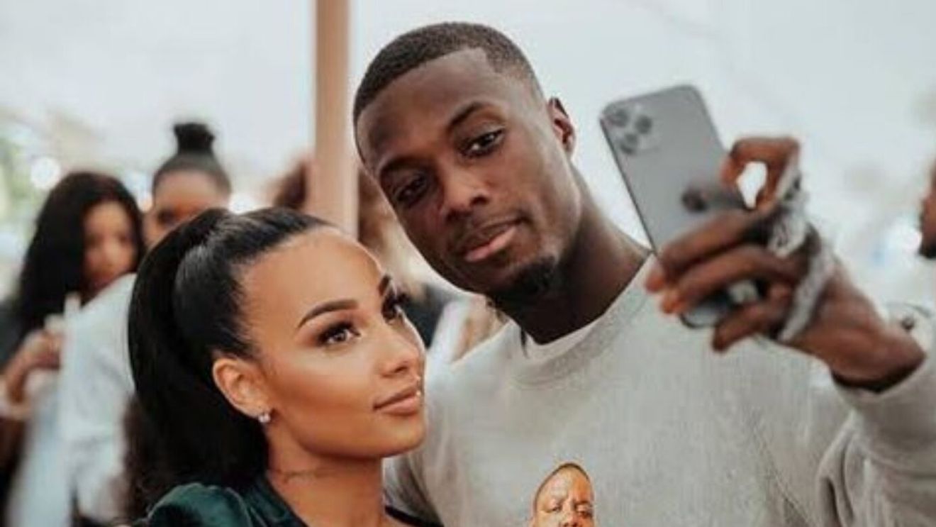 Cel mai controversat nou cuplu din fotbal! Jucătorul considerat drept cea mai mare țeapă din istoria lui Arsenal Londra, după ce a fost cumpărat cu 86.000.000 de euro, are o relație cu o vedetă din filmele pentru adulți