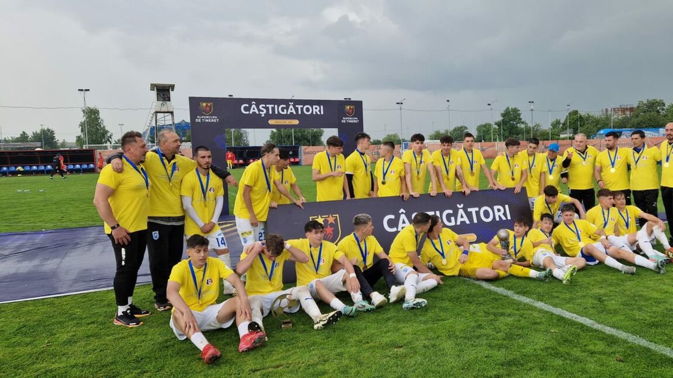 Universitatea Craiova, supercampioana României la Tineret. A învins FCSB, echipa care a avut în teren pariurile U21 ale lui Gigi Becali: Toma, Cercel şi Stoian