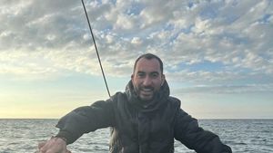 „Topul de pe lume. Atât s-a putut, doar aici s-a mai găsit locație: în centrul orașului”. Fotbalistul milionar a bătut palma cu Pescobar pentru cea mai tare afacere