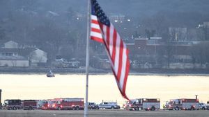 A fost făcută publică discuția dintre controlorii de zbor şi elicopter cu câteva secunde înainte de tragedia de la Washington: „Văd avionul”. Ce s-ar fi întâmplat apoi